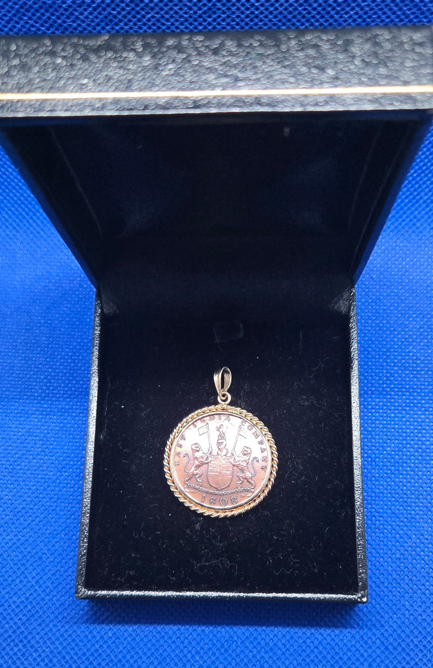Admiral Gardner GOLD PENDANT X Cash