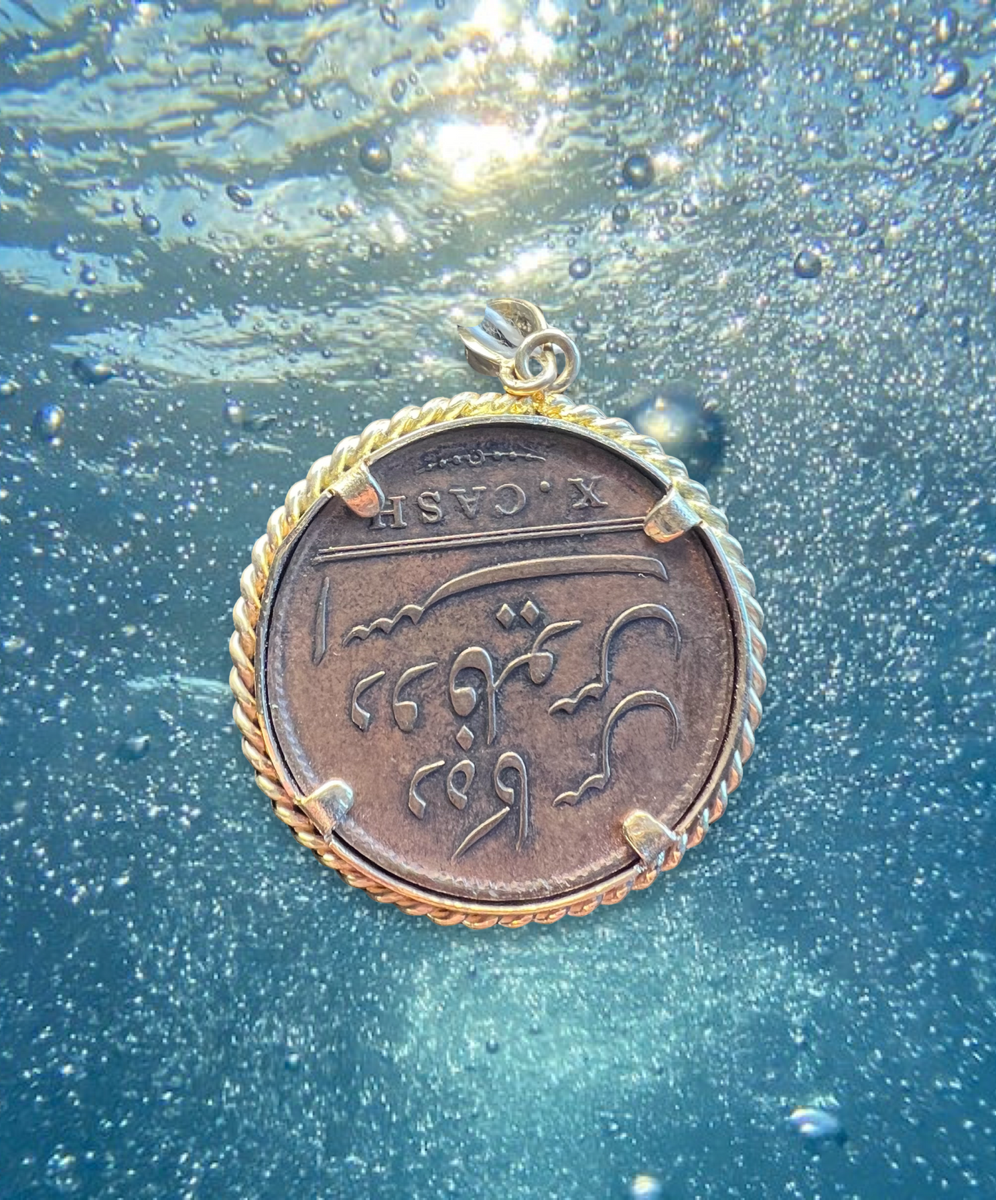Admiral Gardner GOLD PENDANT X Cash