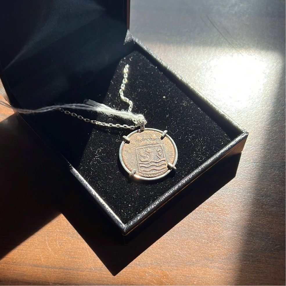 VOC DUIT Bredenhof SILVER PENDANT with SILVER CHAIN