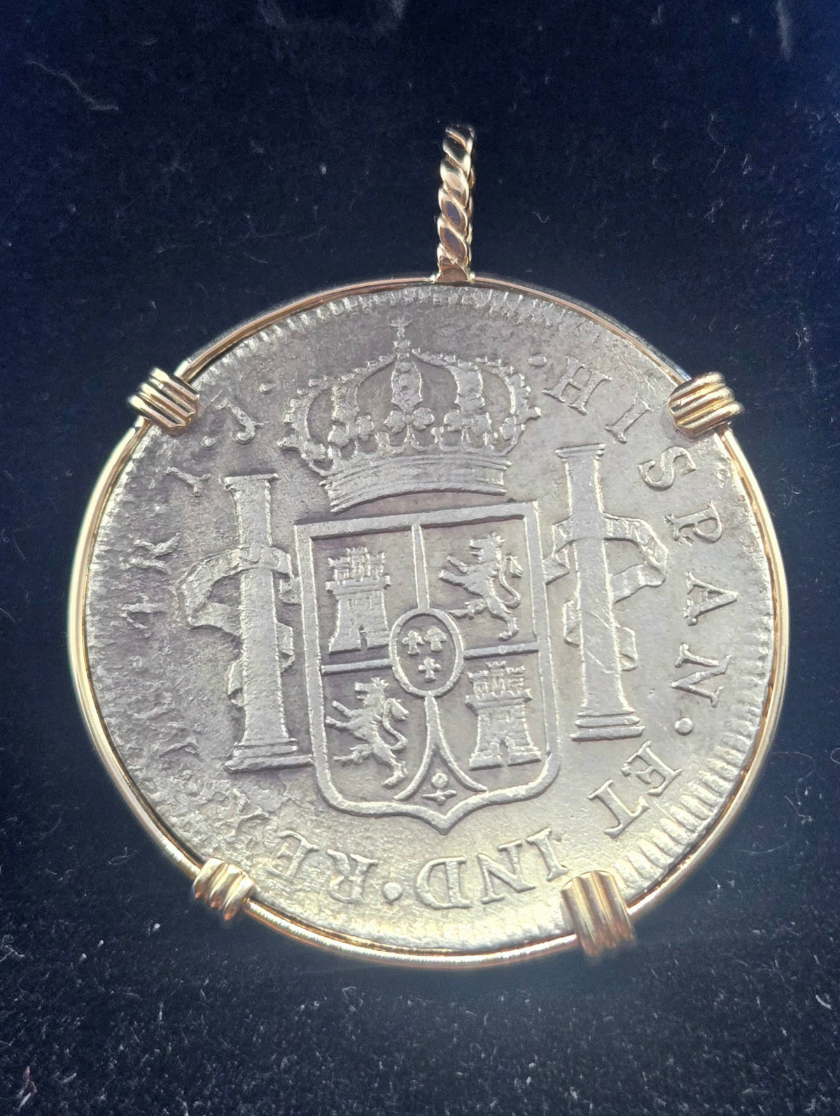 4 Reale Gold Pendant