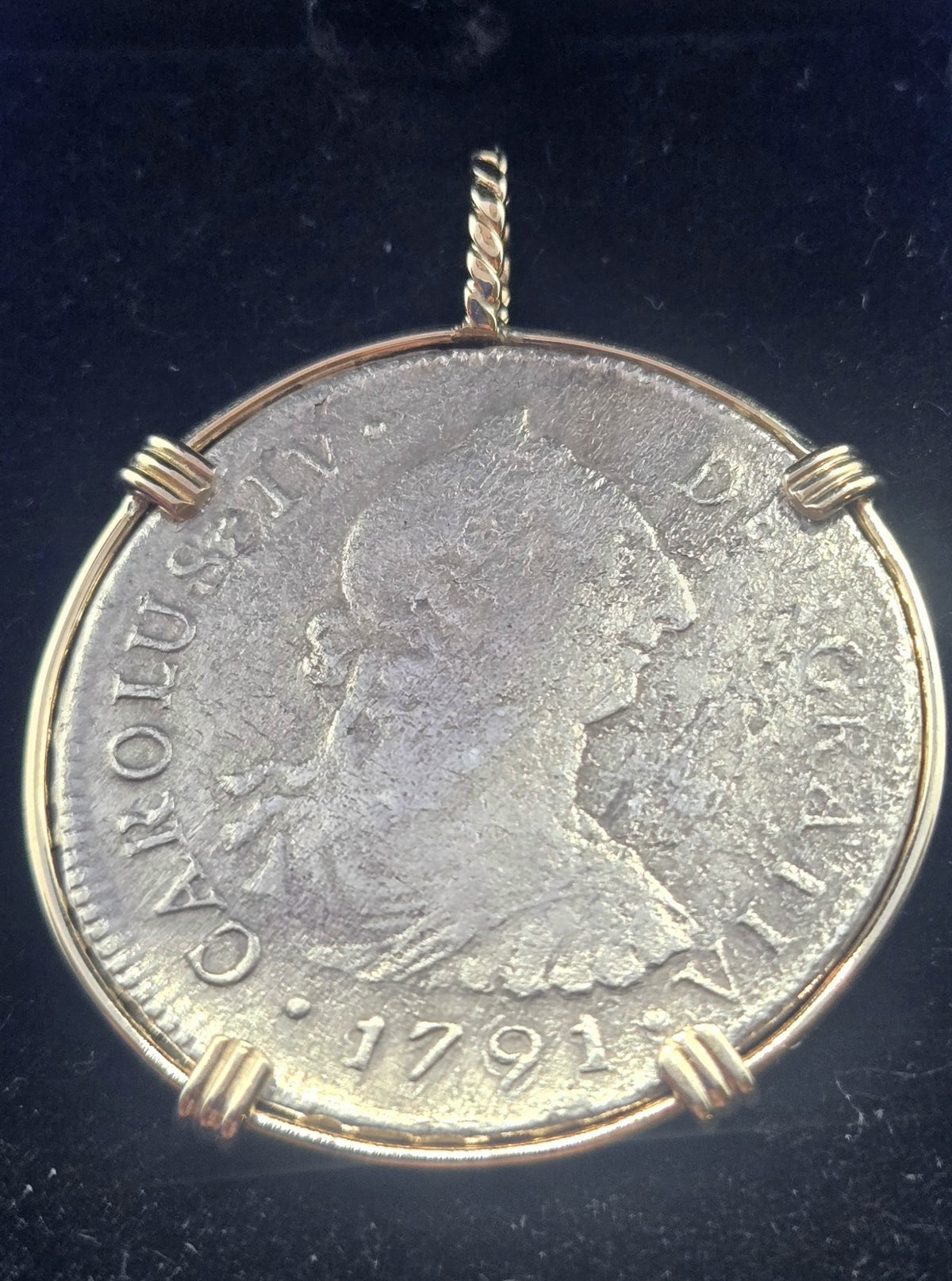 4 Reale Gold Pendant